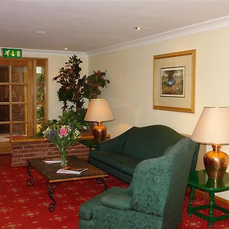 Oaklands Lodge Hotel Saint Saviour Extérieur photo