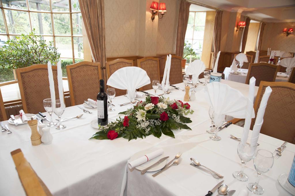Oaklands Lodge Hotel Saint Saviour Extérieur photo