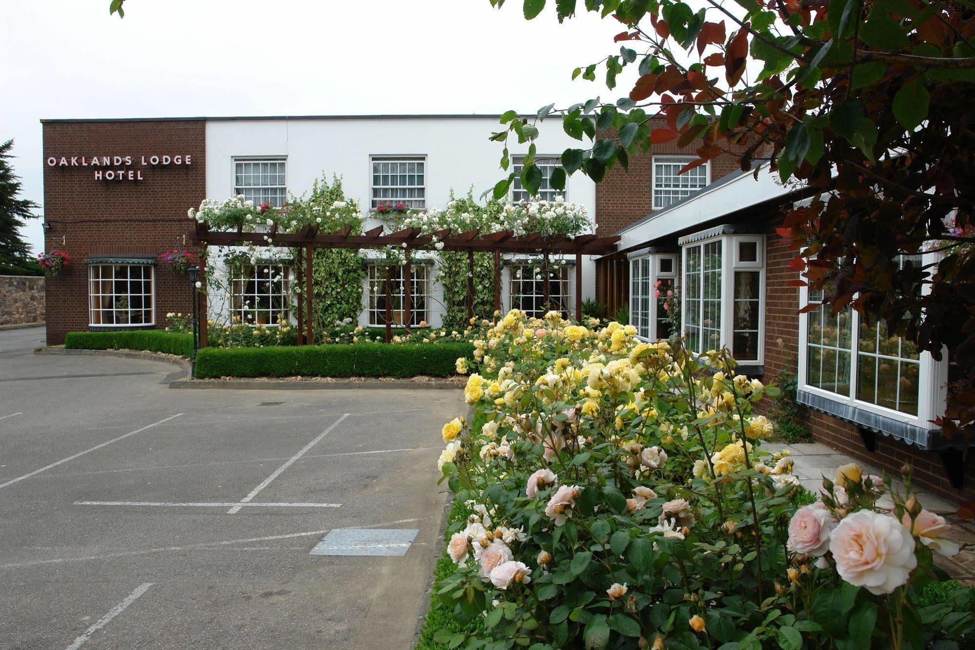 Oaklands Lodge Hotel Saint Saviour Extérieur photo